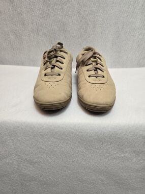 Easy Spirit Men's Casual Lace-Up Sneakers in Light Tan